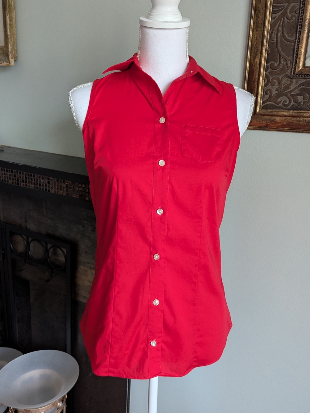 Lands End Women's 2 Sleeveless Red Button Up Sleeveless Collared Blouse